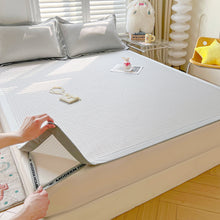 Load image into Gallery viewer, Breeze Premium Mattress Bed Ice Silk Cooling Set - breezehomeau