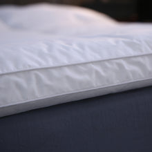 Load image into Gallery viewer, Breeze Premium Organic Cotton Ultimate Comfort Mattress Topper Queen Size - breezehomeau